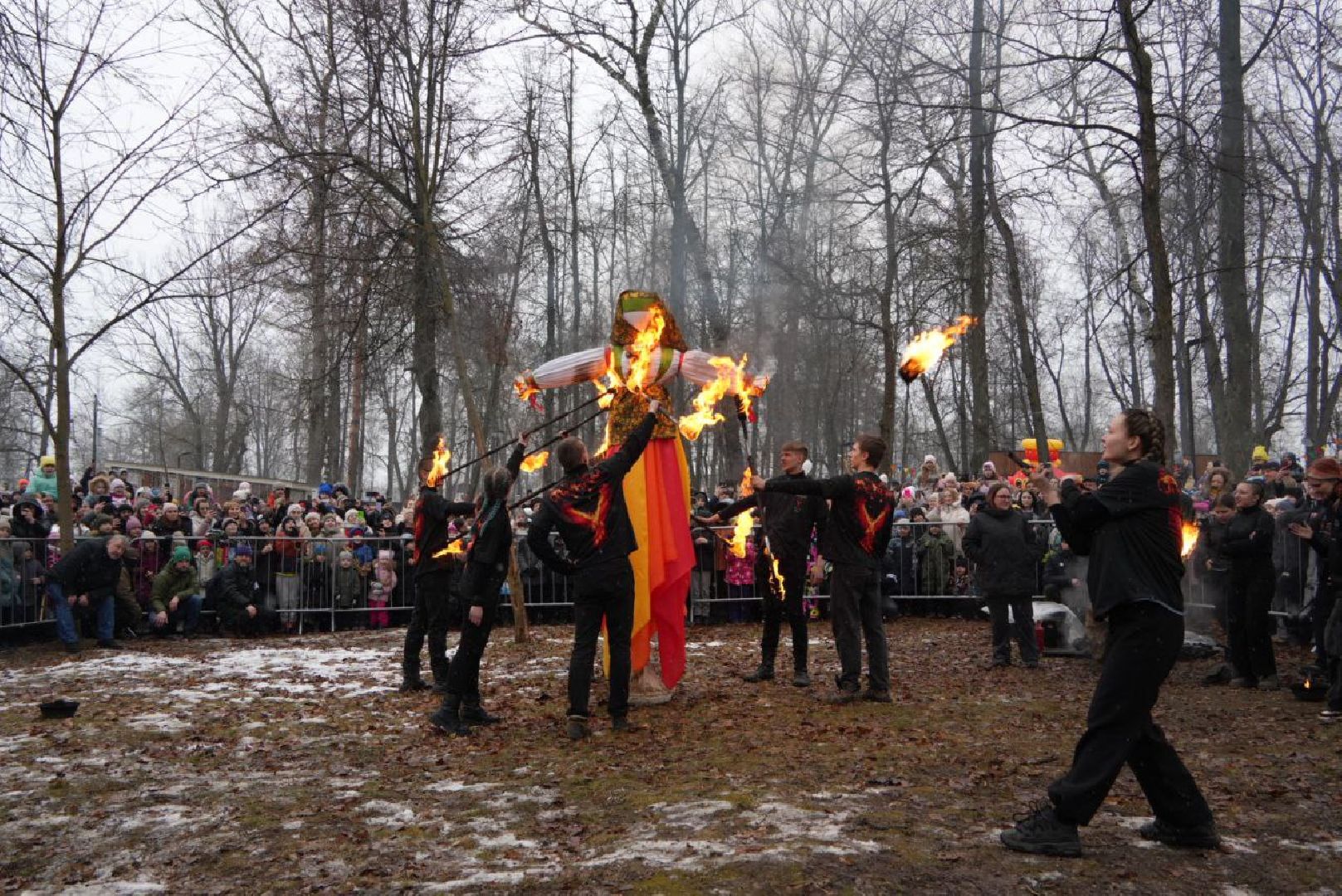 серпухов, парк имени олега степанова, проводы русской зимы, масленица, прощеное воскресенье, вертикалки