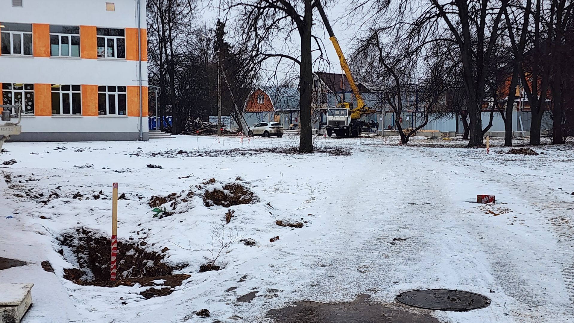 вертикалки, Бронницы, Строительство пристройки к лицею,