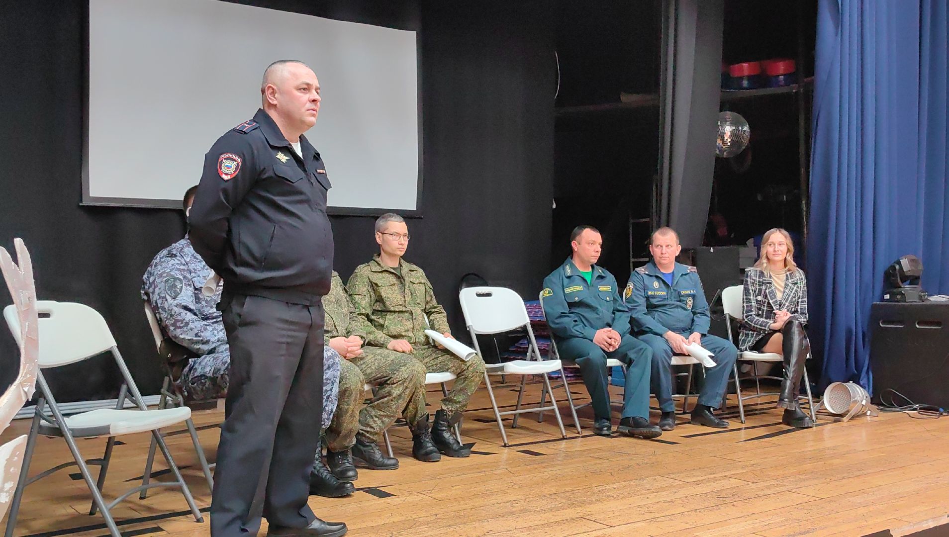 профессия, школьники, абитуриенты, кинолог, спасатель, вертикалки,