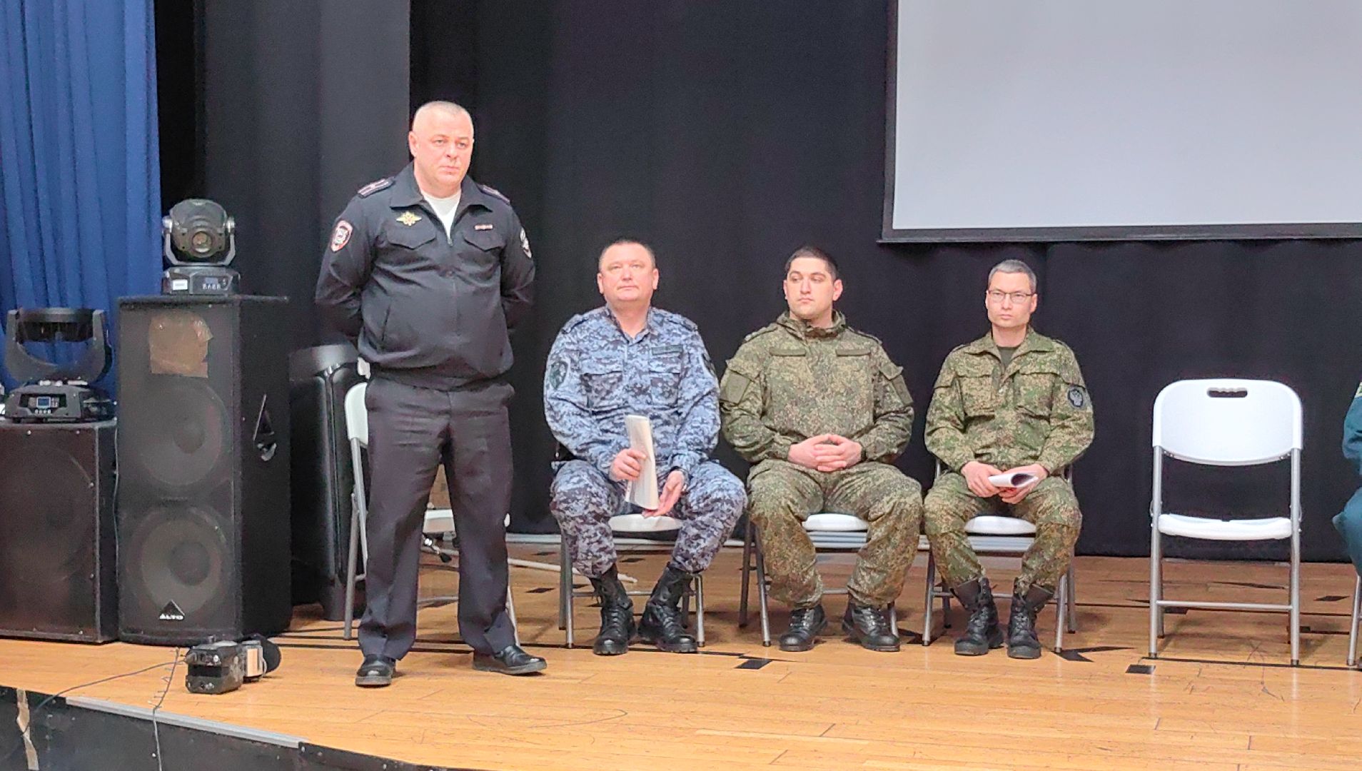 профессия, школьники, абитуриенты, кинолог, спасатель, вертикалки,