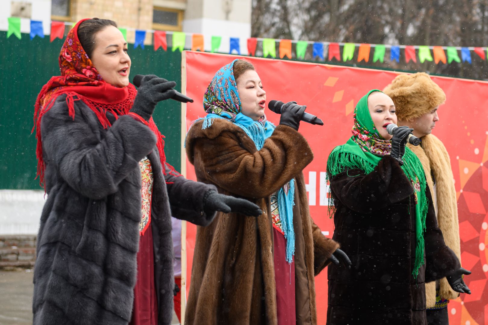 масленица, праздничные гуляния, блины, лыткарино, общество, скоморох, вертикалки,
