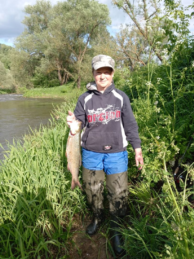 женщина-рыбачка, серебряные пруды, супер улов, щука,