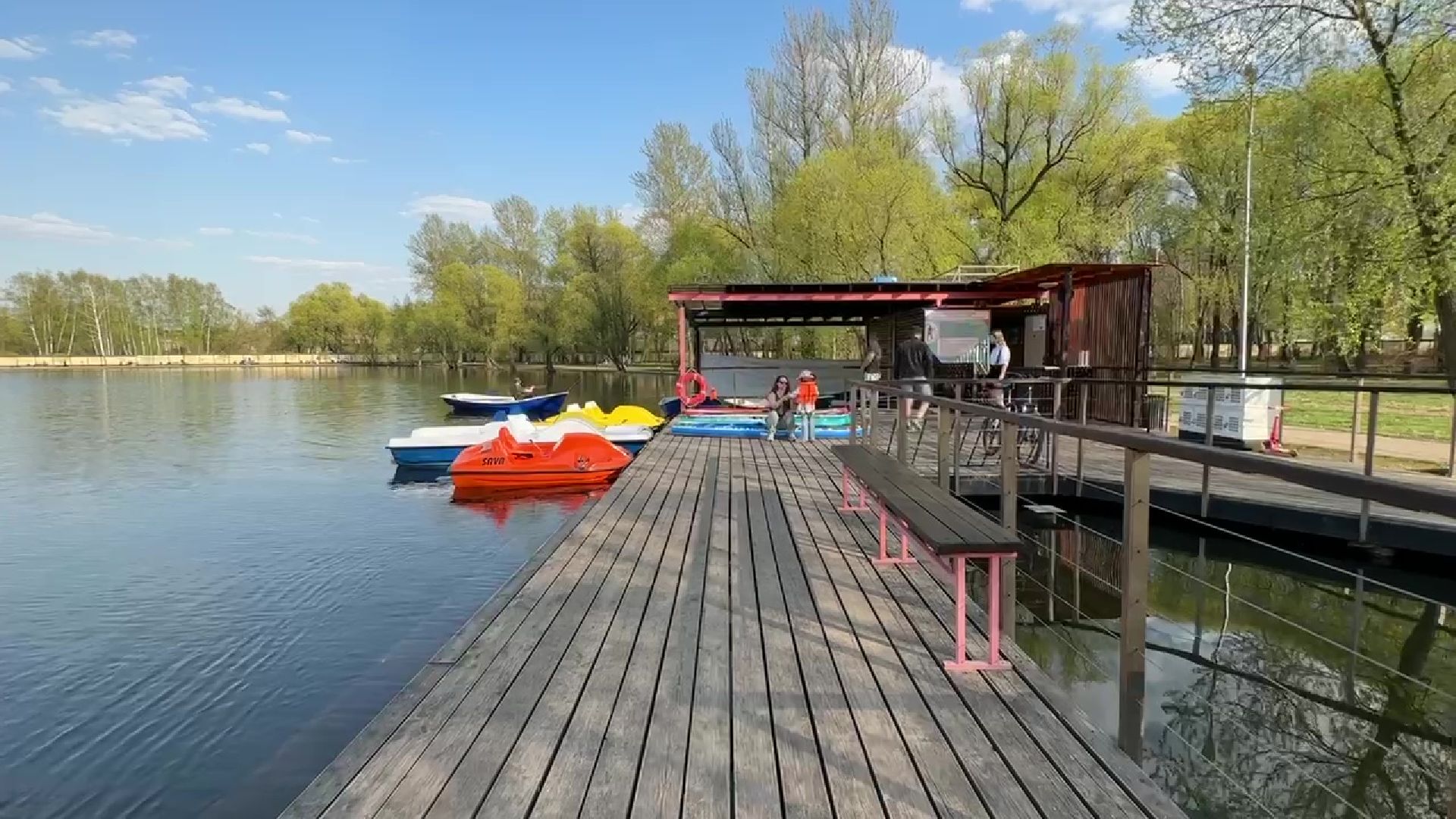 Реутов, Фабричный пруд, катер, катамаран, лодка, вода