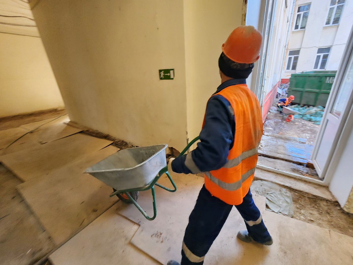 Чехов, улица Чехова 27, центр развития творчества детей и юношества, капитальный ремонт, реконструкция, обновление, демонтажные работы, удаление старых покрытий и конструкций, полы стены потолки, госпрограмма московской области,строительство и капремонт социальных объектов,