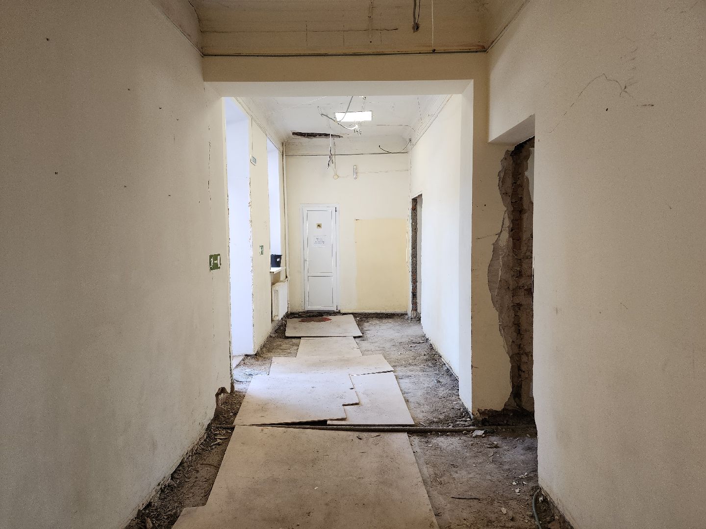 Чехов, улица Чехова 27, центр развития творчества детей и юношества, капитальный ремонт, реконструкция, обновление, демонтажные работы, удаление старых покрытий и конструкций, полы стены потолки, госпрограмма московской области,строительство и капремонт социальных объектов,