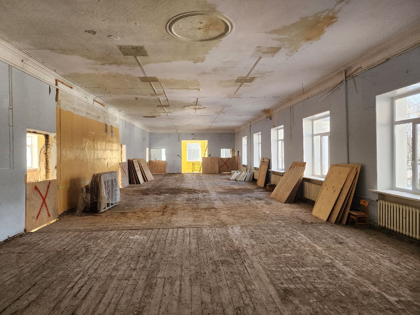 Чехов, улица Чехова 27, центр развития творчества детей и юношества, капитальный ремонт, реконструкция, обновление, демонтажные работы, удаление старых покрытий и конструкций, полы стены потолки, госпрограмма московской области,строительство и капремонт социальных объектов,