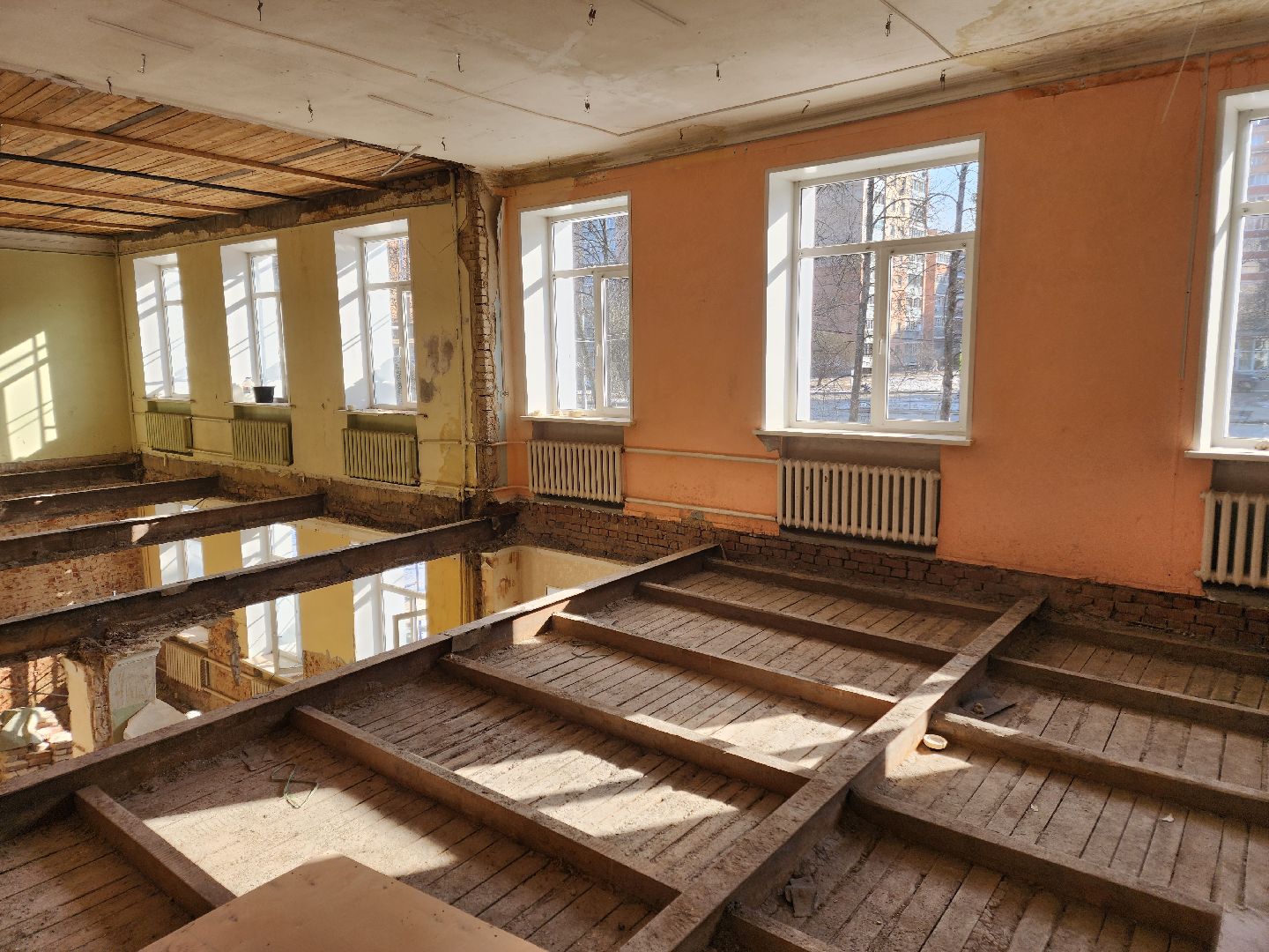 Чехов, улица Чехова 27, центр развития творчества детей и юношества, капитальный ремонт, реконструкция, обновление, демонтажные работы, удаление старых покрытий и конструкций, полы стены потолки, госпрограмма московской области,строительство и капремонт социальных объектов,