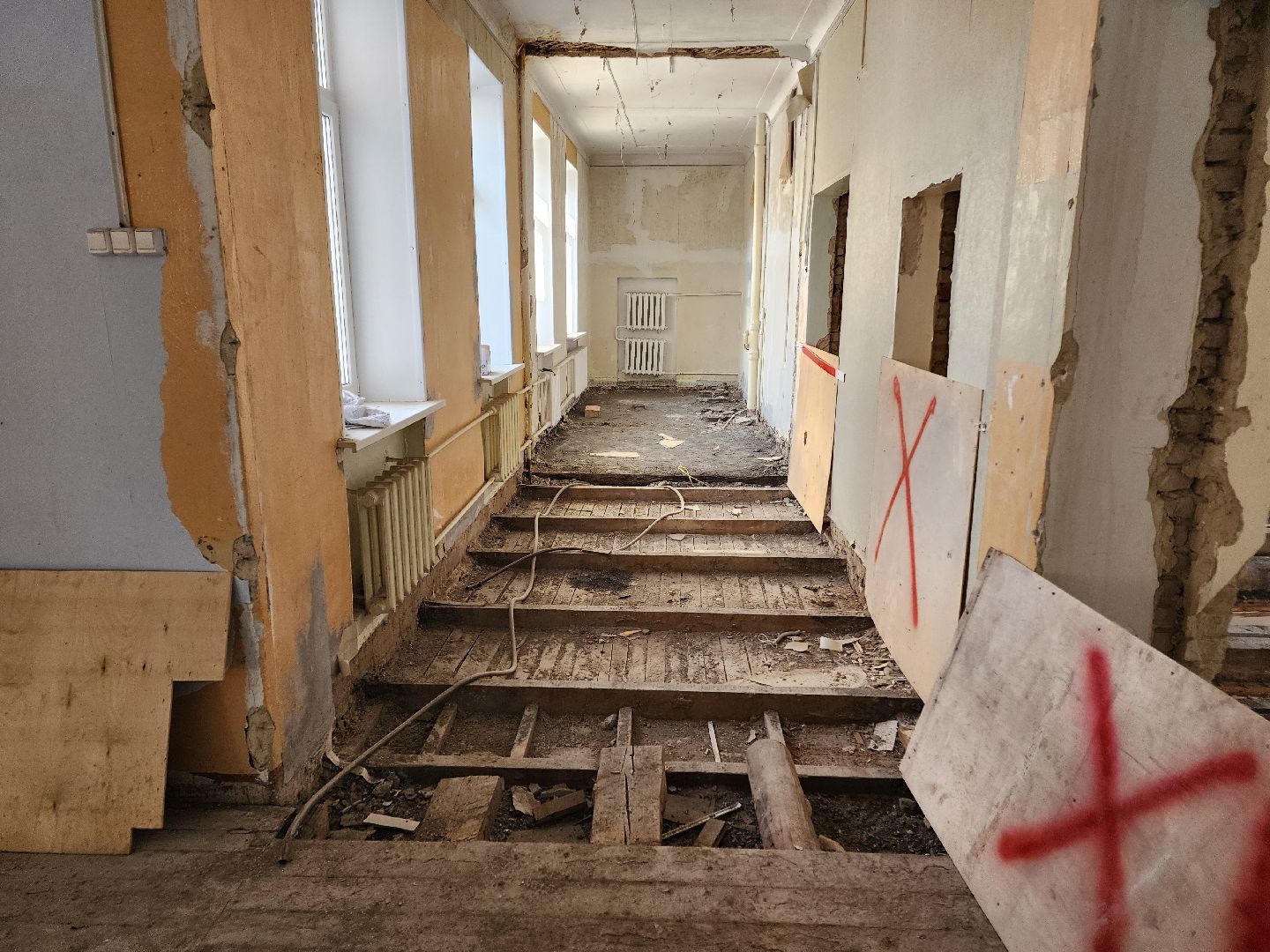 Чехов, улица Чехова 27, центр развития творчества детей и юношества, капитальный ремонт, реконструкция, обновление, демонтажные работы, удаление старых покрытий и конструкций, полы стены потолки, госпрограмма московской области,строительство и капремонт социальных объектов,