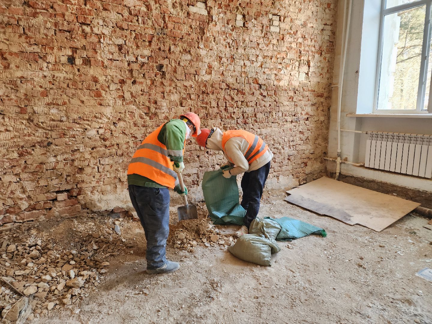 Чехов, улица Чехова 27, центр развития творчества детей и юношества, капитальный ремонт, реконструкция, обновление, демонтажные работы, удаление старых покрытий и конструкций, полы стены потолки, госпрограмма московской области,строительство и капремонт социальных объектов,