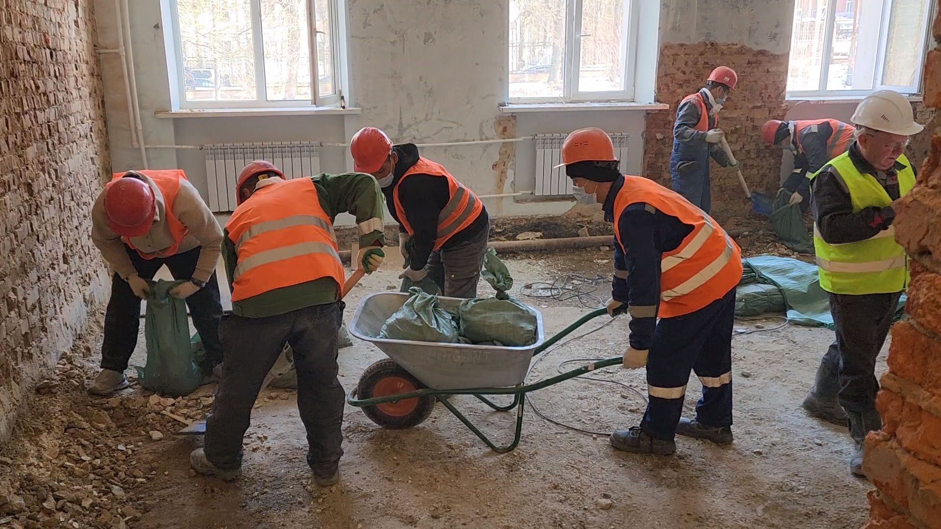 Чехов, улица Чехова 27, центр развития творчества детей и юношества, капитальный ремонт, реконструкция, обновление, демонтажные работы, удаление старых покрытий и конструкций, полы стены потолки, госпрограмма московской области,строительство и капремонт социальных объектов,