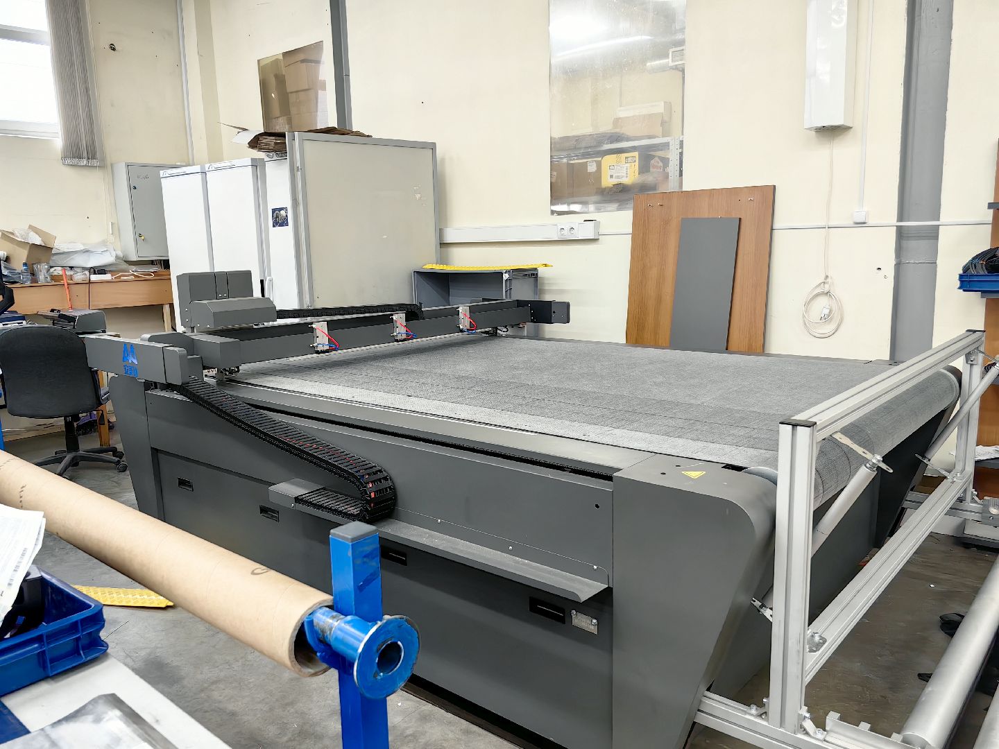 отдел отк, производство, 8 марта, букет, ирисы, контролер,