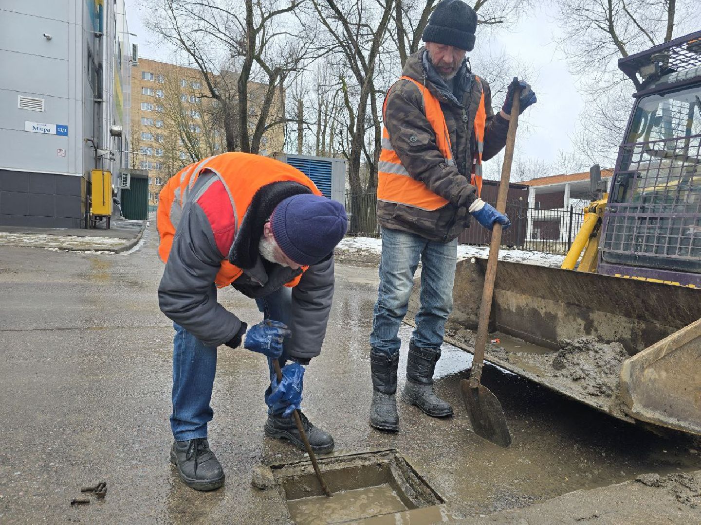 можайск, можайский муниципальный округ, подмосковье, жкх, коммунальщики, ливневые канализации, прочистка ливневых канализаций, подтопления, весна,