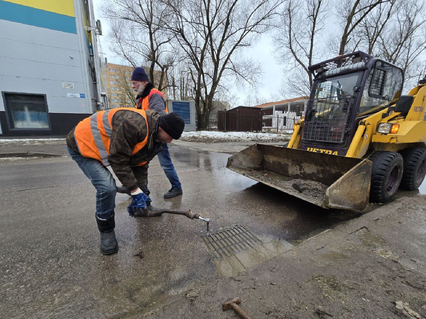 можайск, можайский муниципальный округ, подмосковье, жкх, коммунальщики, ливневые канализации, прочистка ливневых канализаций, подтопления, весна,