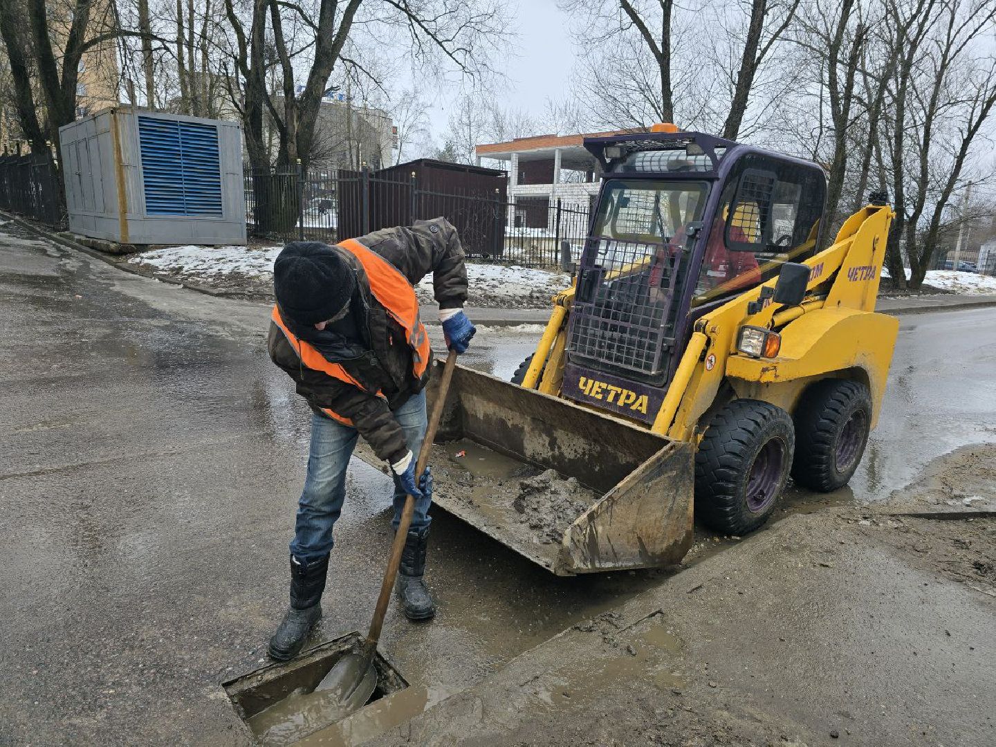 можайск, можайский муниципальный округ, подмосковье, жкх, коммунальщики, ливневые канализации, прочистка ливневых канализаций, подтопления, весна,