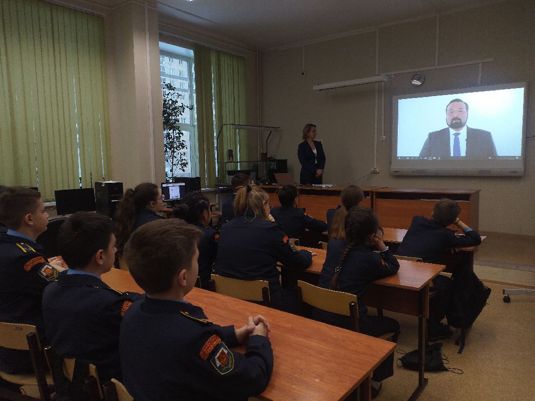 Лосино-Петровский, общество
