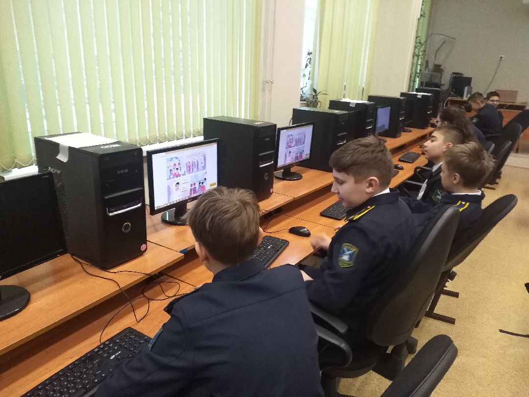 Лосино-Петровский, общество