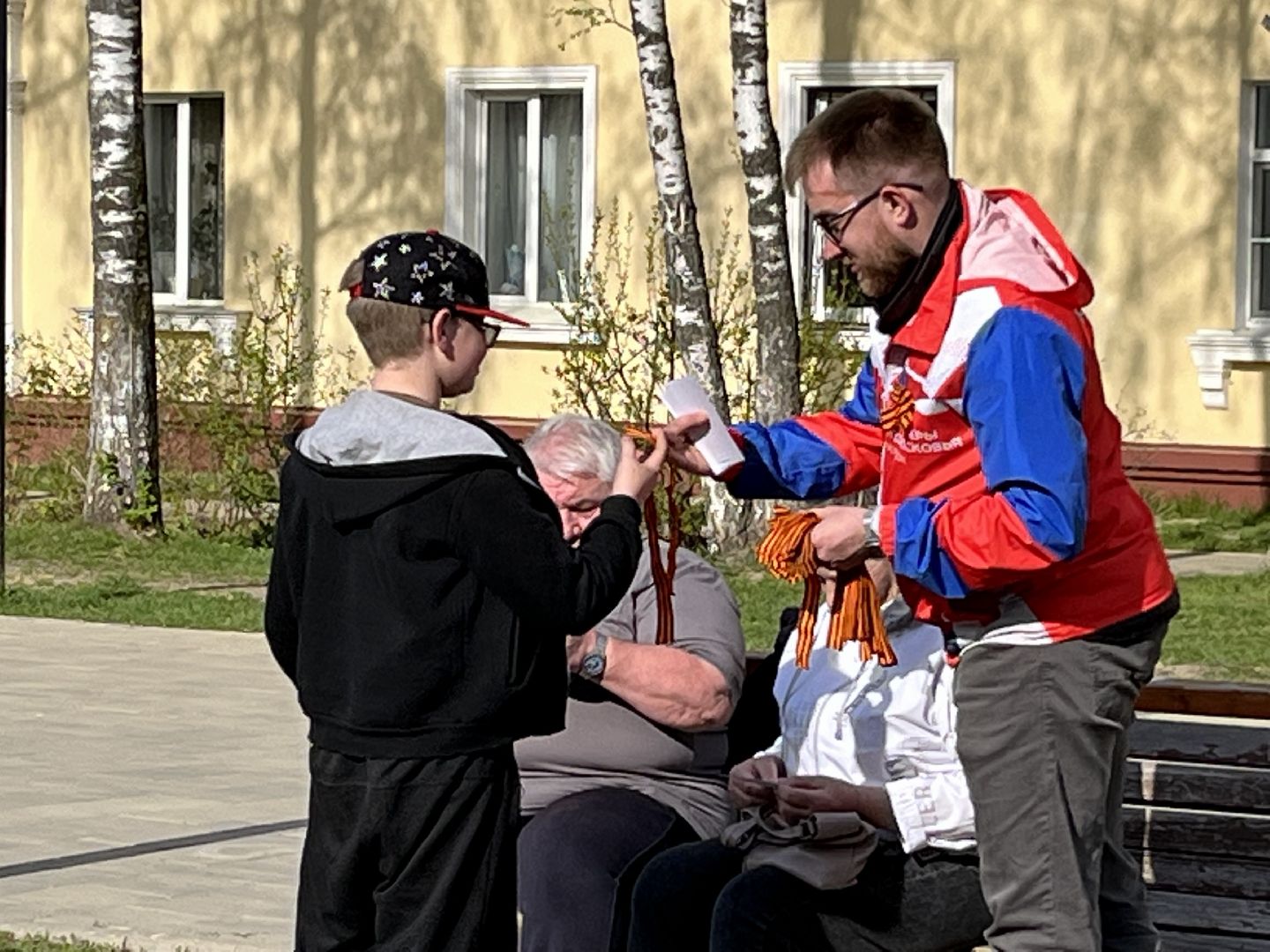 День Победы, Георгиевская ленточка, Наро-Фоминск, волонтёры Подмосковья