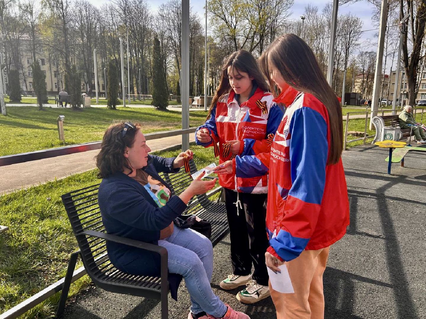 День Победы, Георгиевская ленточка, Наро-Фоминск, волонтёры Подмосковья