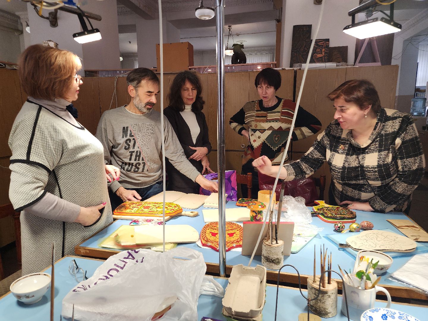 фрязино, художники, роспись по дереву, мастер-класс,