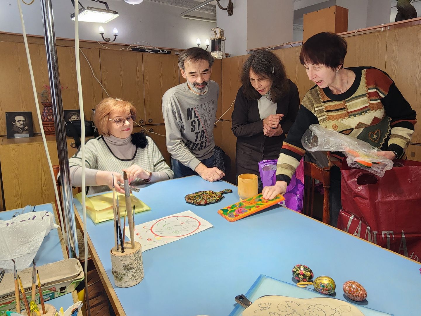 фрязино, художники, роспись по дереву, мастер-класс,