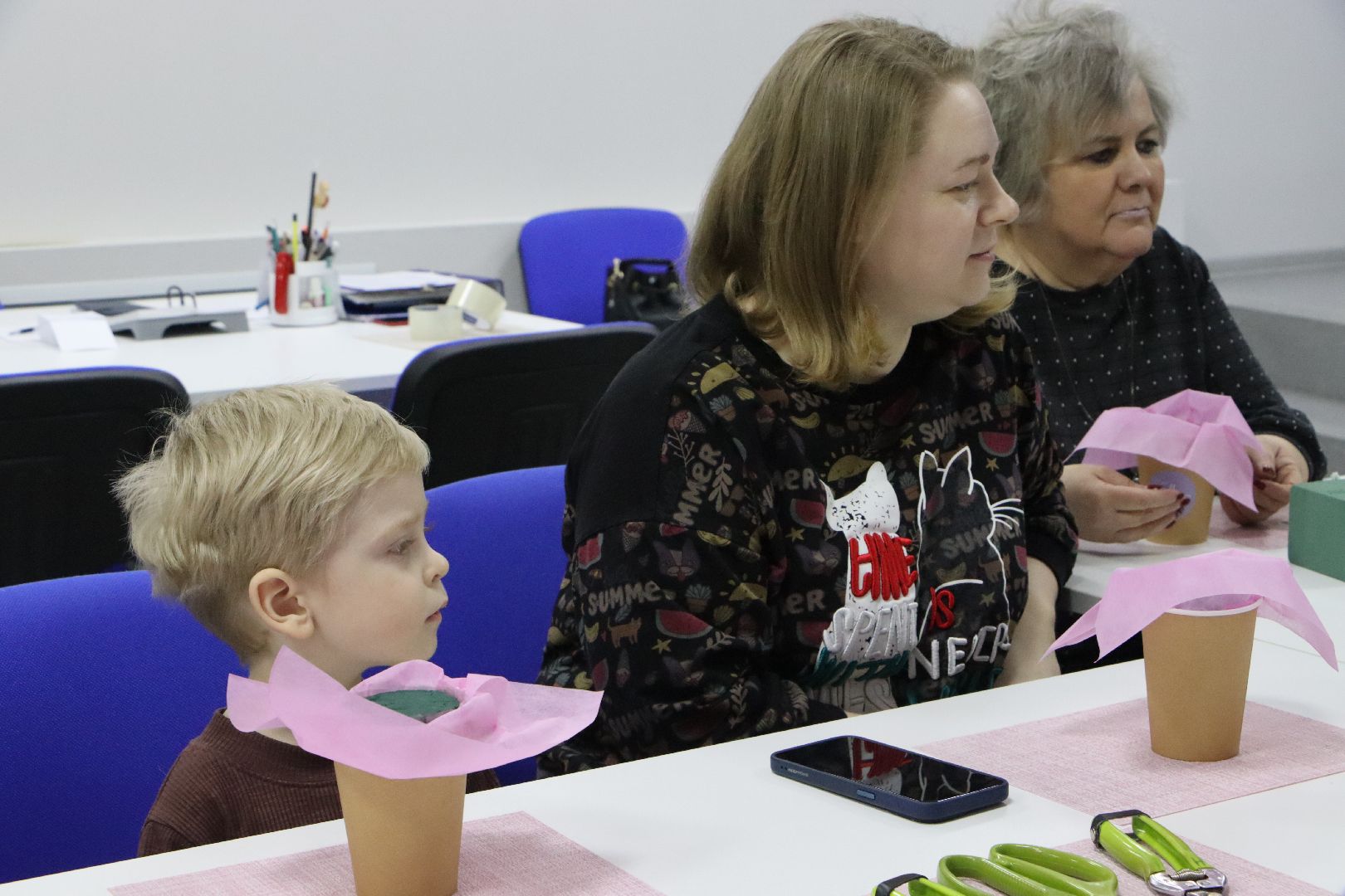 серебряные пруды, молодогвардейцы серебряных прудов, цветы для мамы, 8 марта, международный женский день,