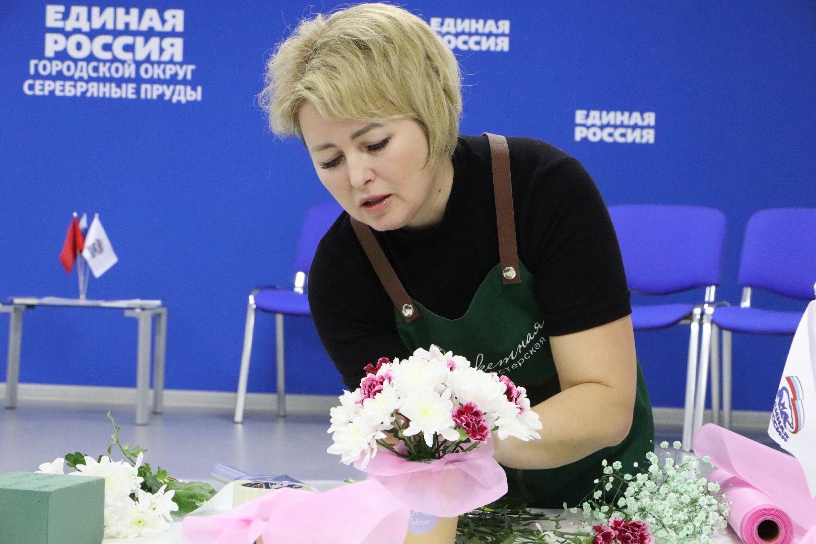 серебряные пруды, молодогвардейцы серебряных прудов, цветы для мамы, 8 марта, международный женский день,