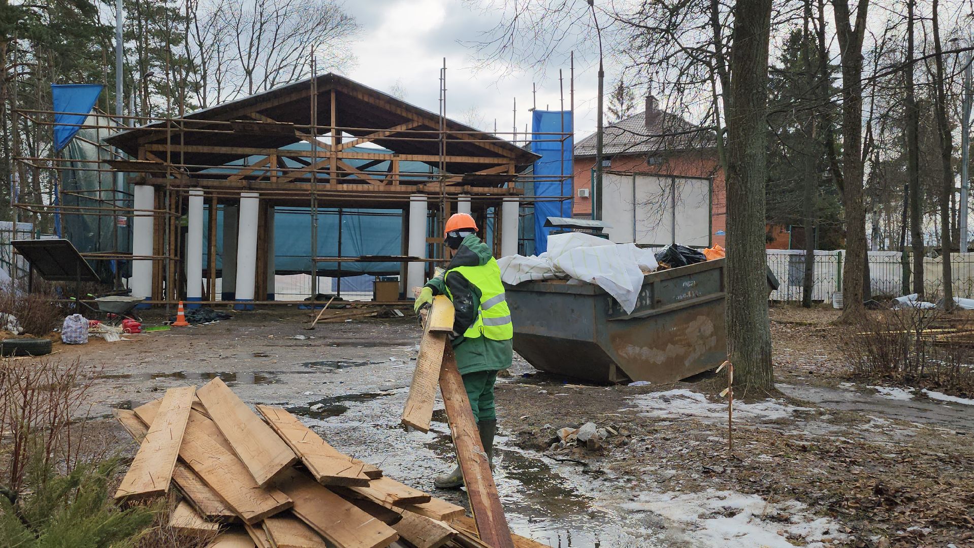 Люберцы, реконструкция летнего парка в Люберцах, строители,