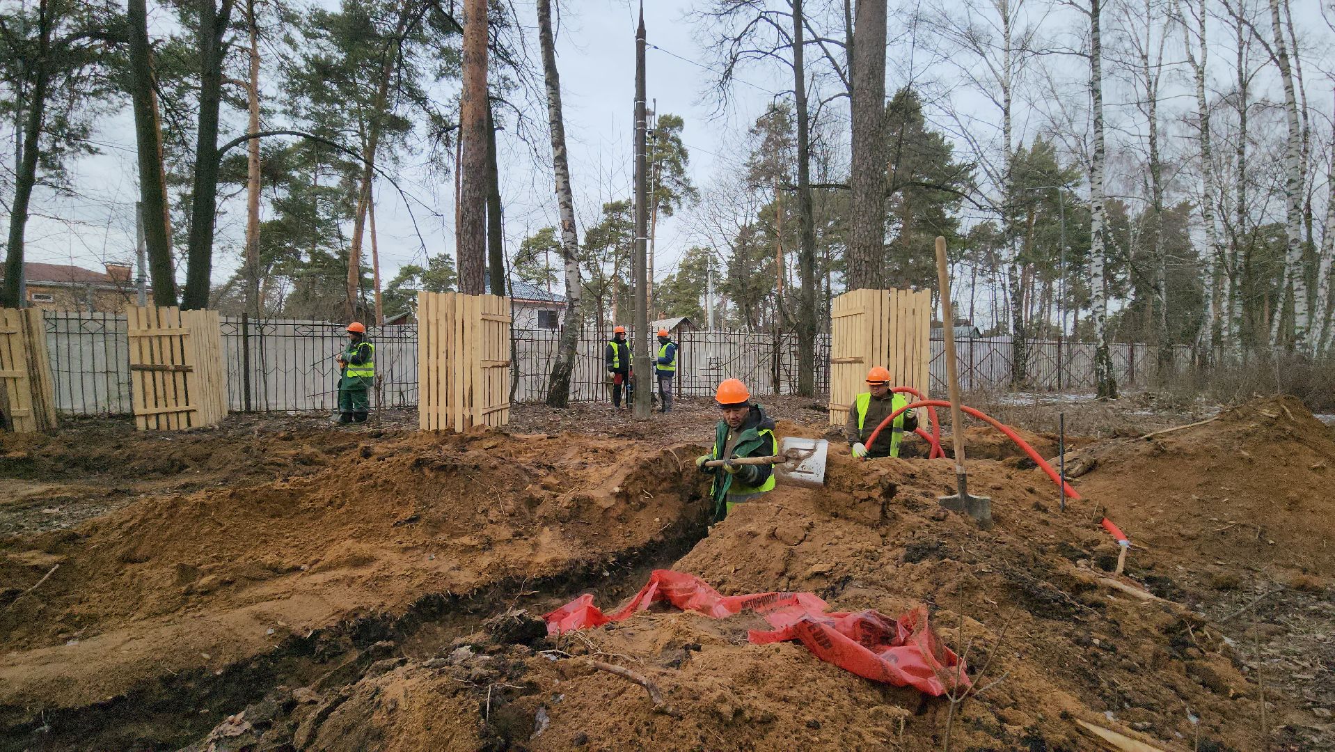 Люберцы, реконструкция летнего парка в Люберцах, строители,
