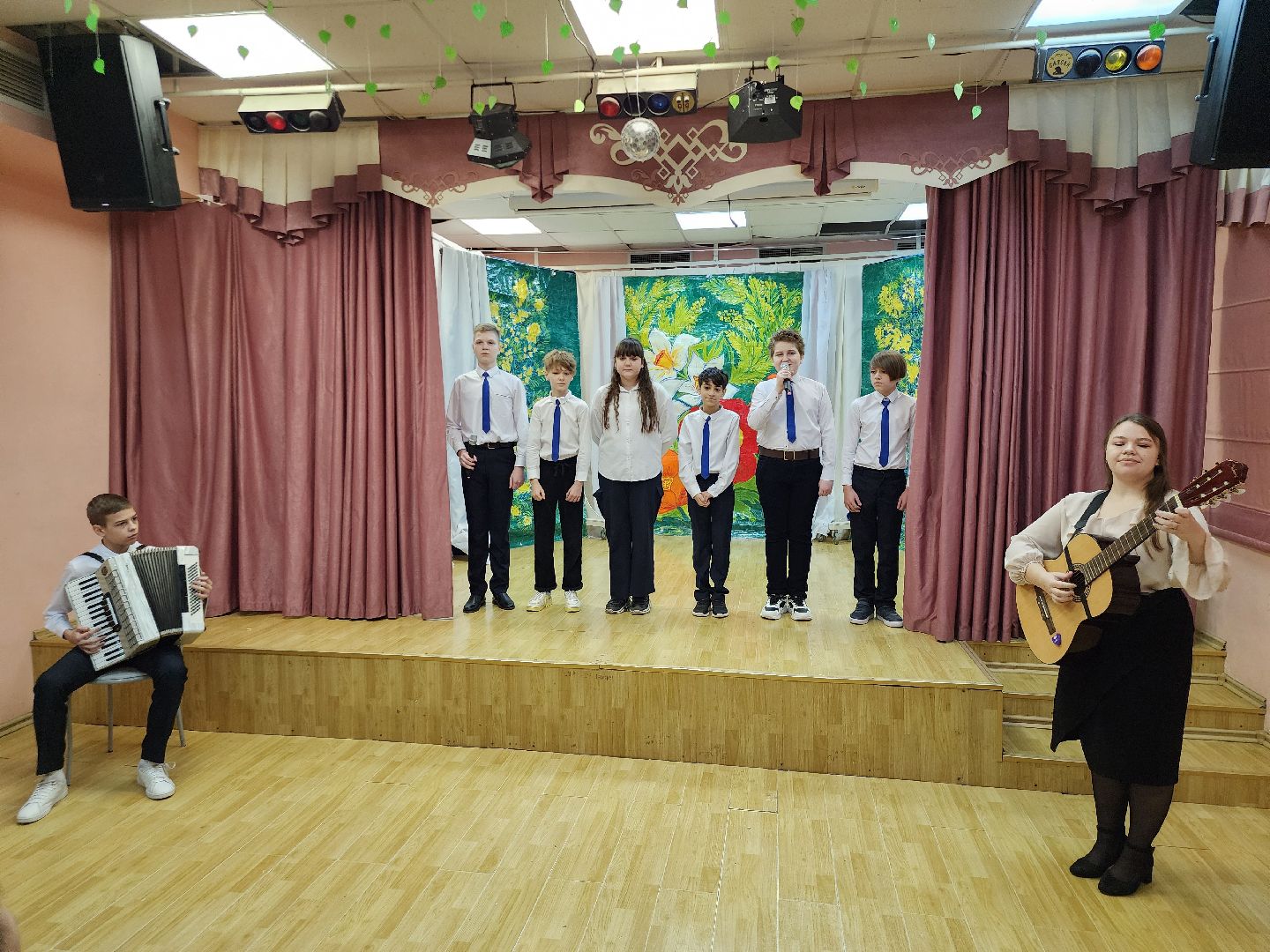 Школа, 8 марта, Концерт,Поздравление, Истра,