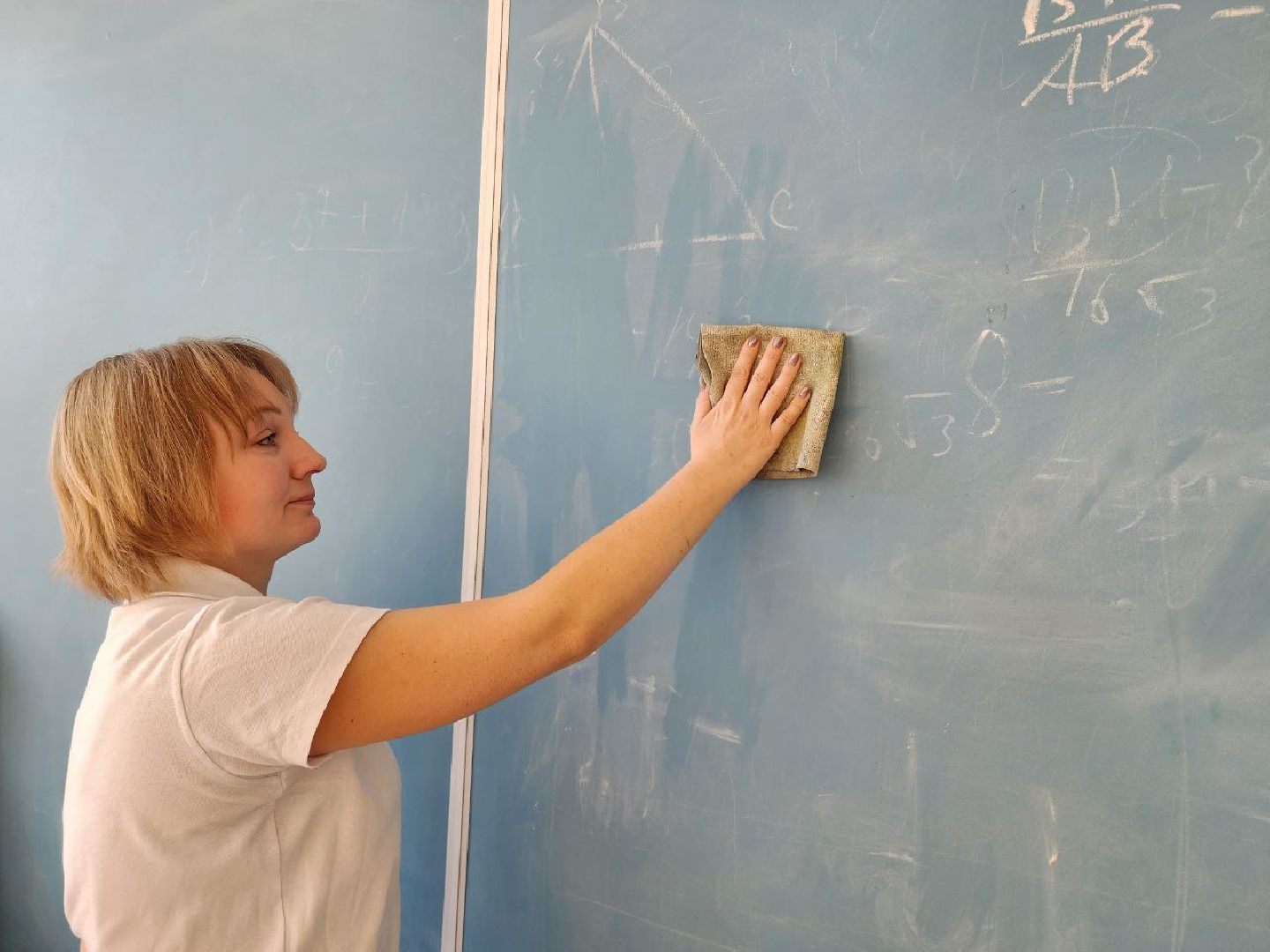 солнечногорск, учитель, награда, помощь фронту, ученики,