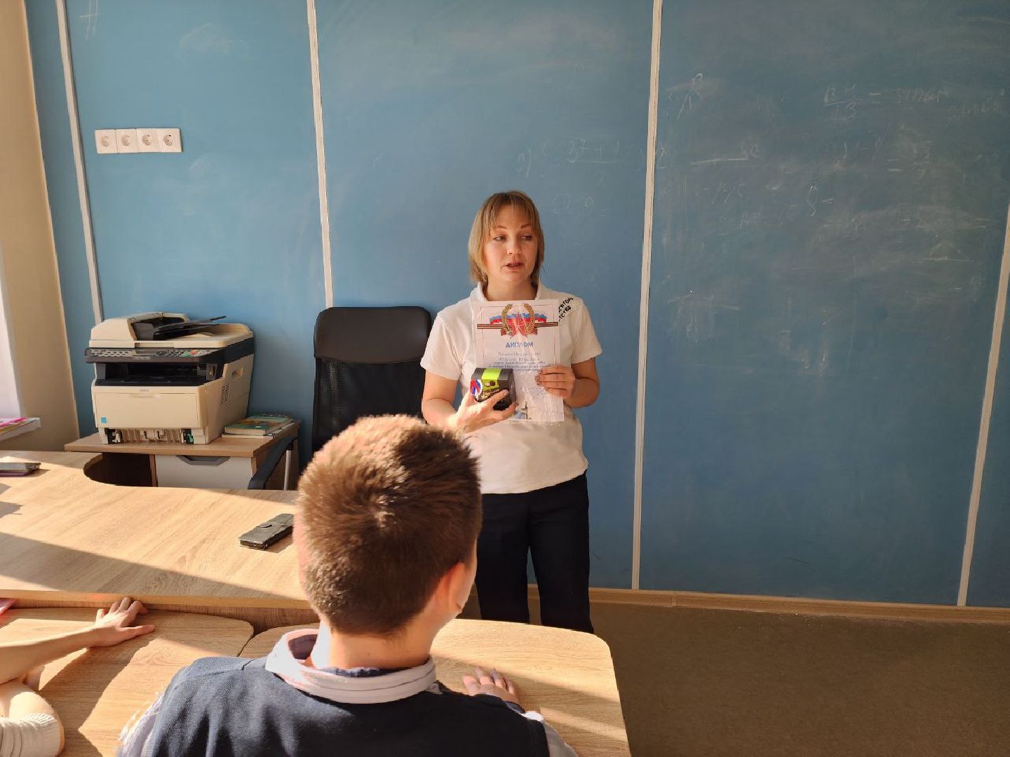 солнечногорск, учитель, награда, помощь фронту, ученики,