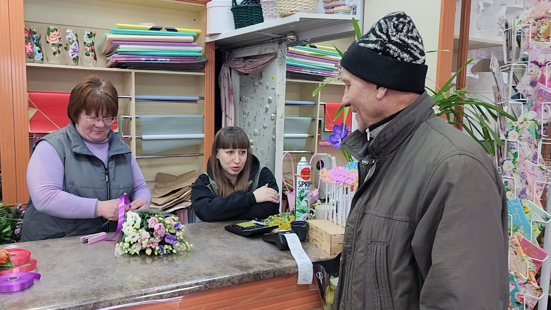 Бронницы, Цветы к 8 марта, Мужчины выбирают цветы,