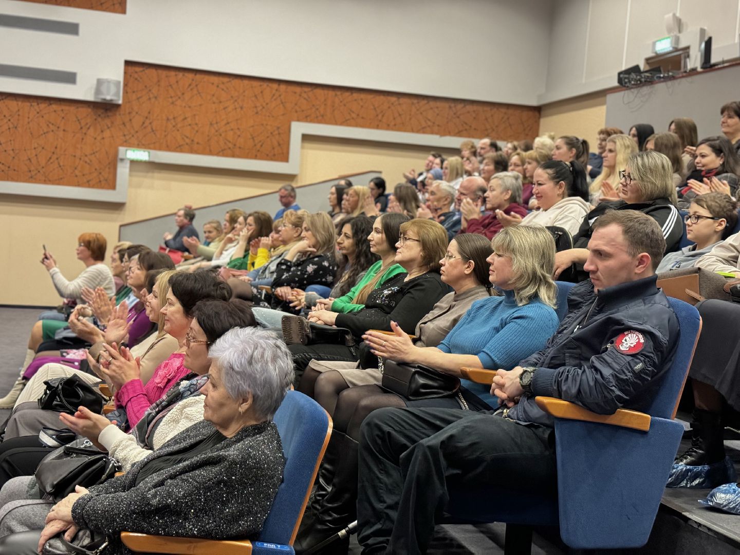 международный женский день, Концерт, глава ленинского городского округа,детская школа искусств,