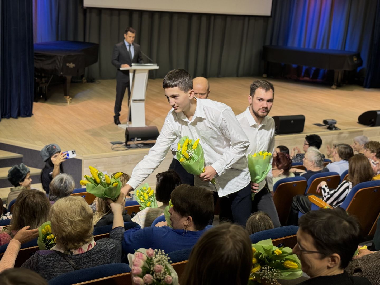 международный женский день, Концерт, глава ленинского городского округа,детская школа искусств,