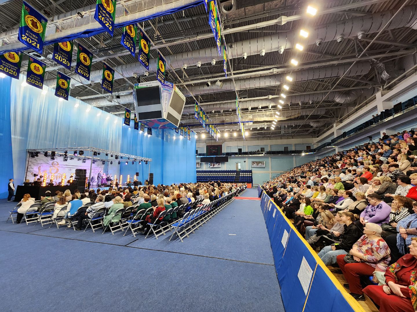 Чехов, дворец спорта олимпийский, 8 Марта, международный женский день, праздник, мероприятие, награждение, почетные грамоты, благодарственные письма, памятные знаки, глава округа михаил собакин,