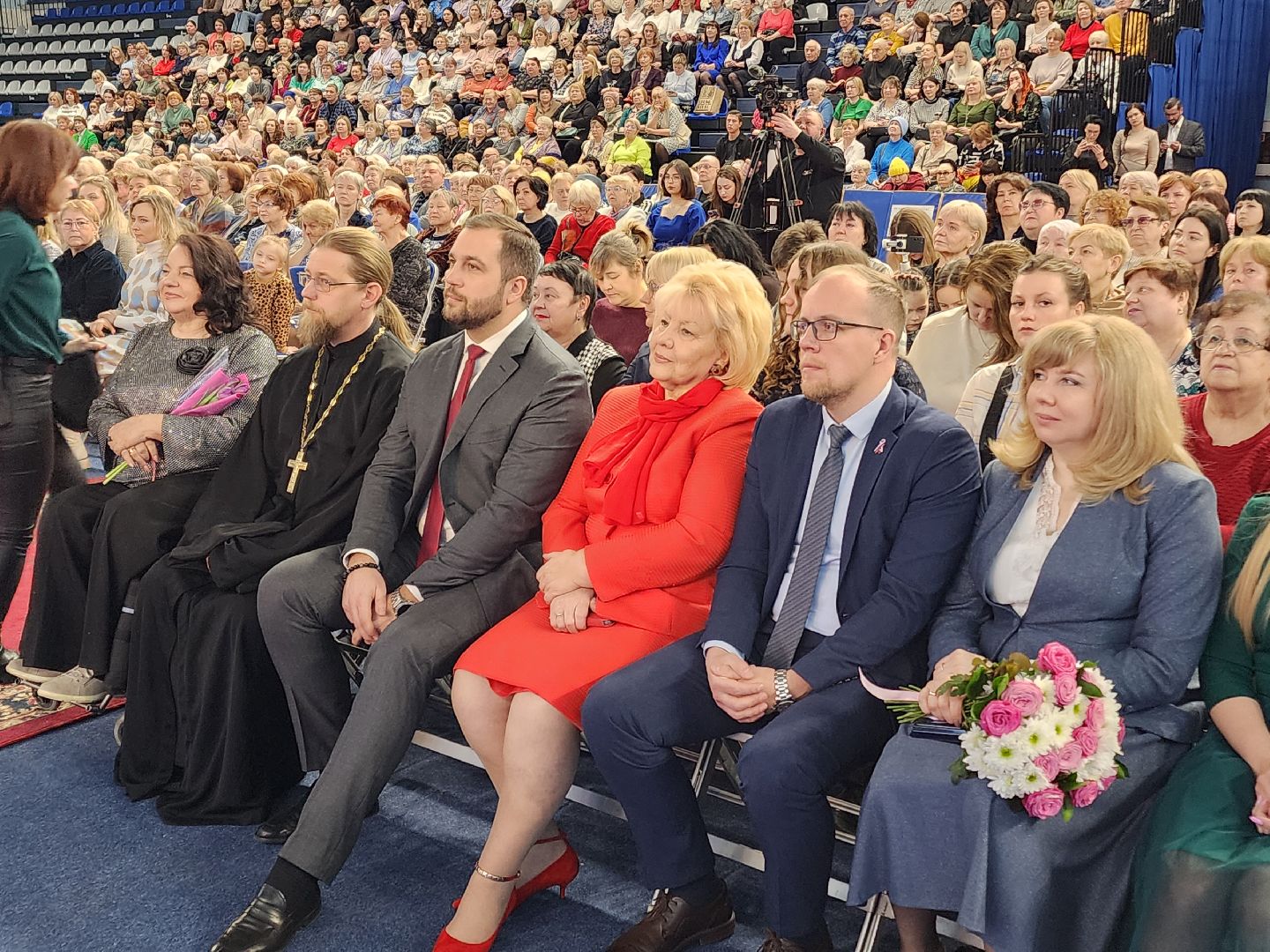 Чехов, дворец спорта олимпийский, 8 Марта, международный женский день, праздник, мероприятие, награждение, почетные грамоты, благодарственные письма, памятные знаки, глава округа михаил собакин,