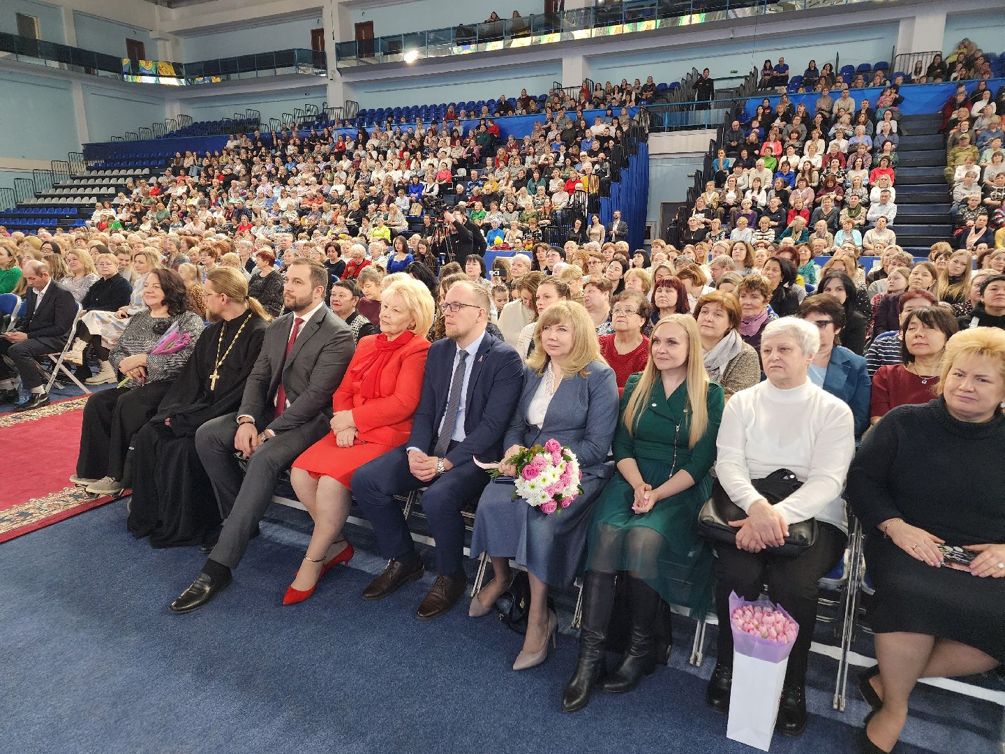 Чехов, дворец спорта олимпийский, 8 Марта, международный женский день, праздник, мероприятие, награждение, почетные грамоты, благодарственные письма, памятные знаки, глава округа михаил собакин,