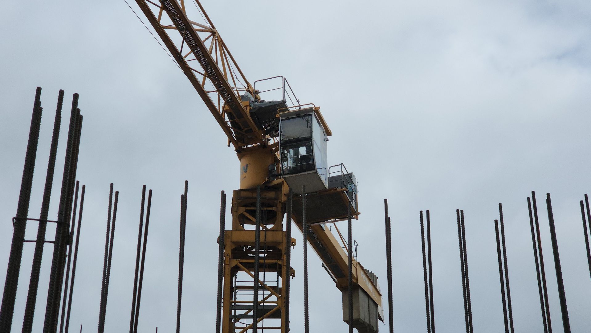 Женщина-крановщик, Лобня, 8 марта,