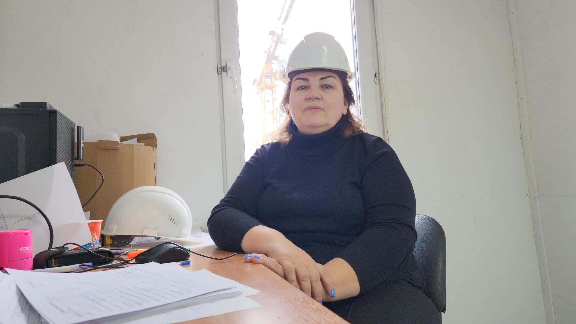 Женщина-крановщик, Лобня, 8 марта,