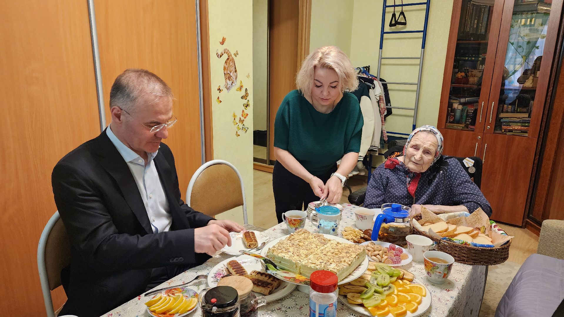 поздравление ветерана труда, 8 марта, протвино,