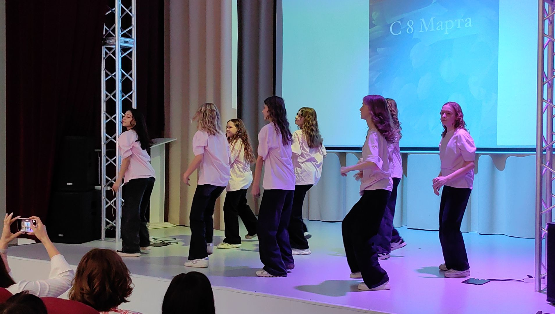 8 марта, концерт, учащиеся, лицей,
