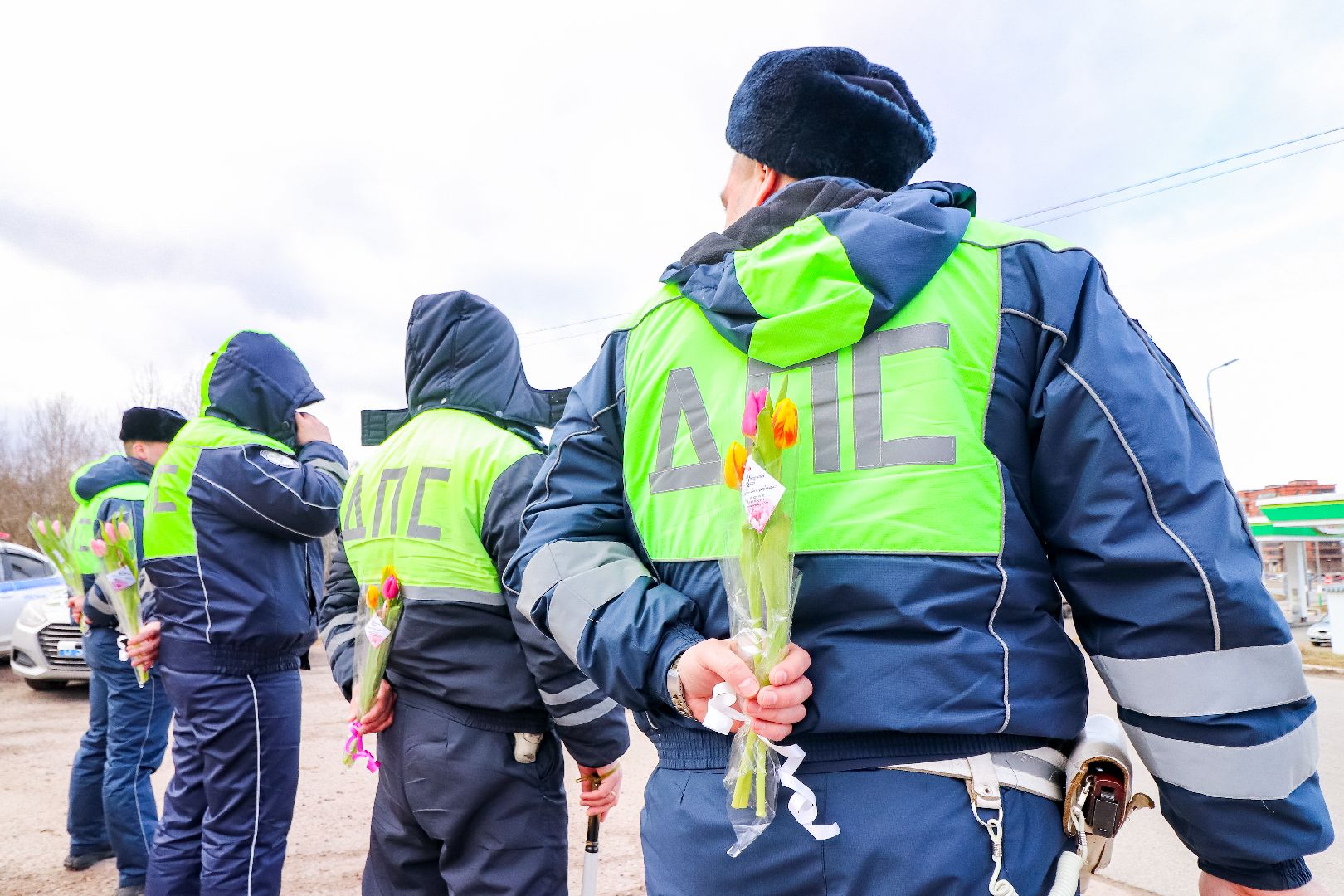 Клин, общество, транспорт, 8 марта, цветы автоледи, ДПС,