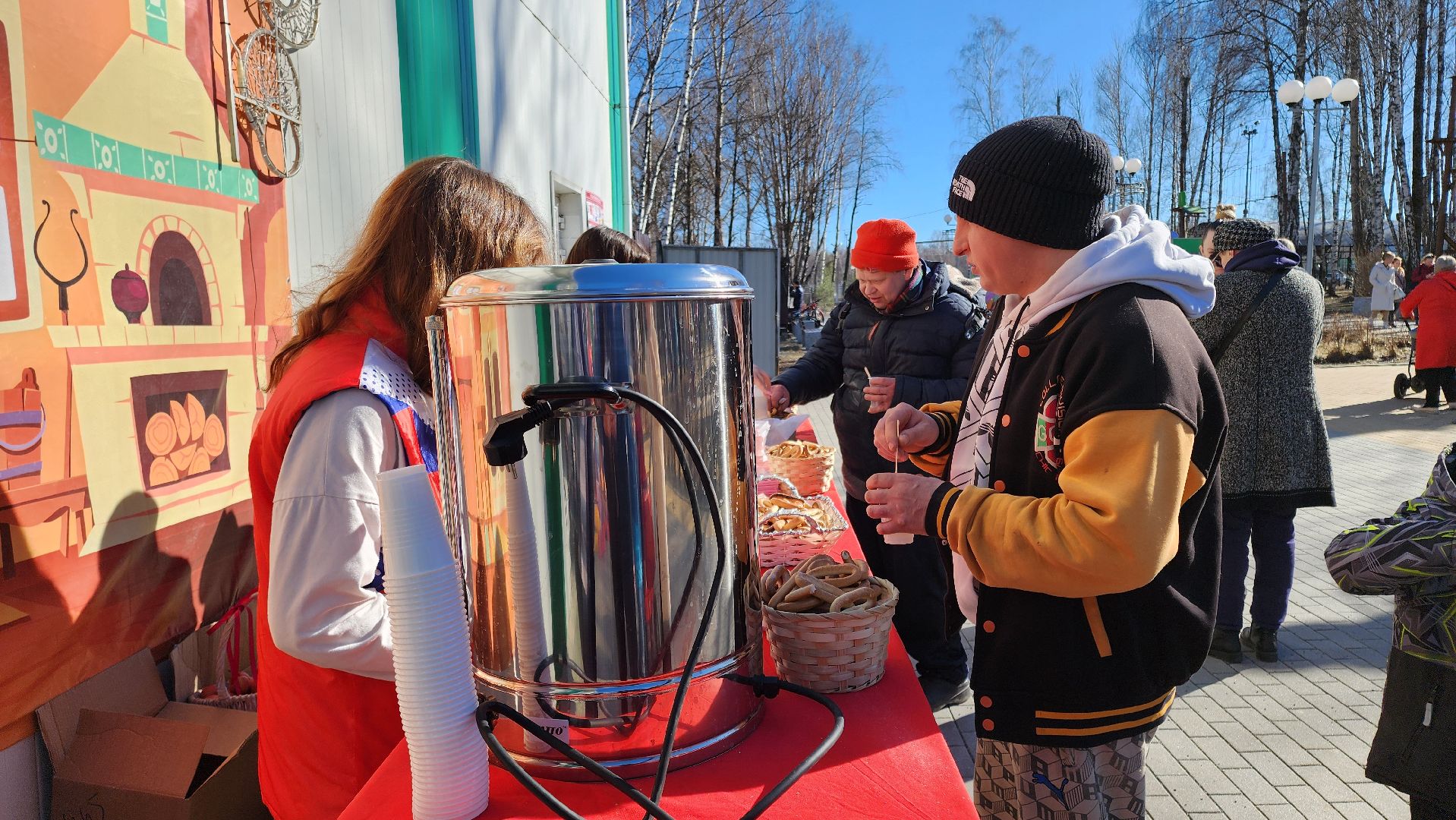 кашира, парк, 8 марта, праздник, чайная станция, угощения,