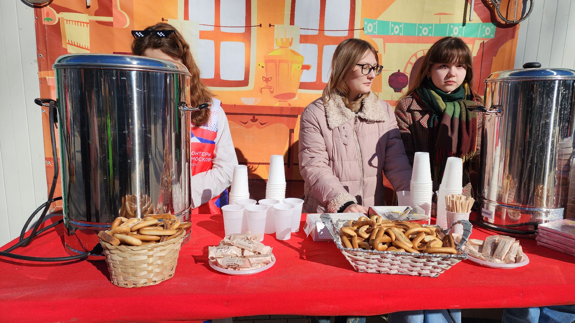 кашира, парк, 8 марта, праздник, чайная станция, угощения,