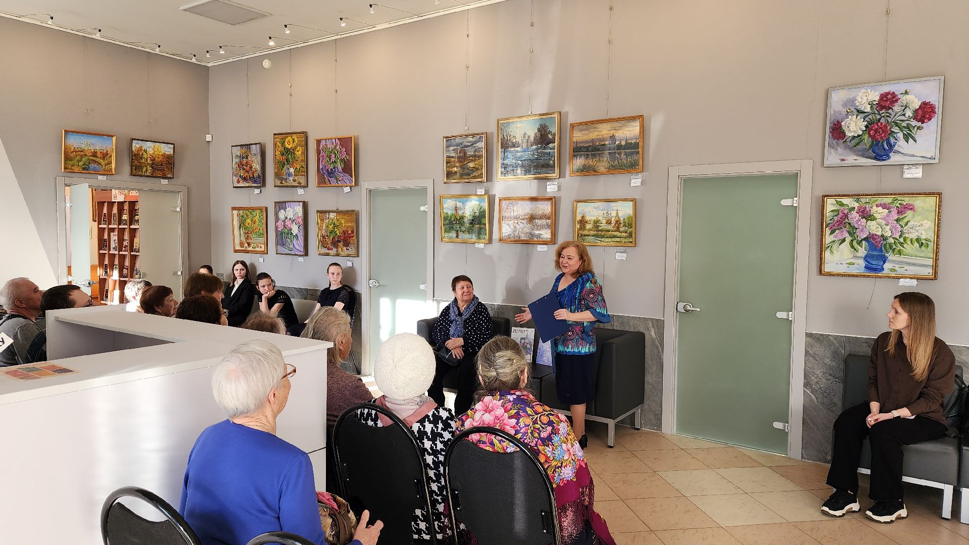 истра, культура, библиотека, вернисаж,