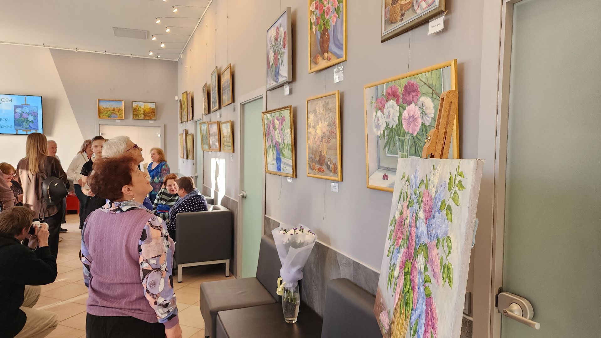 истра, культура, библиотека, вернисаж,