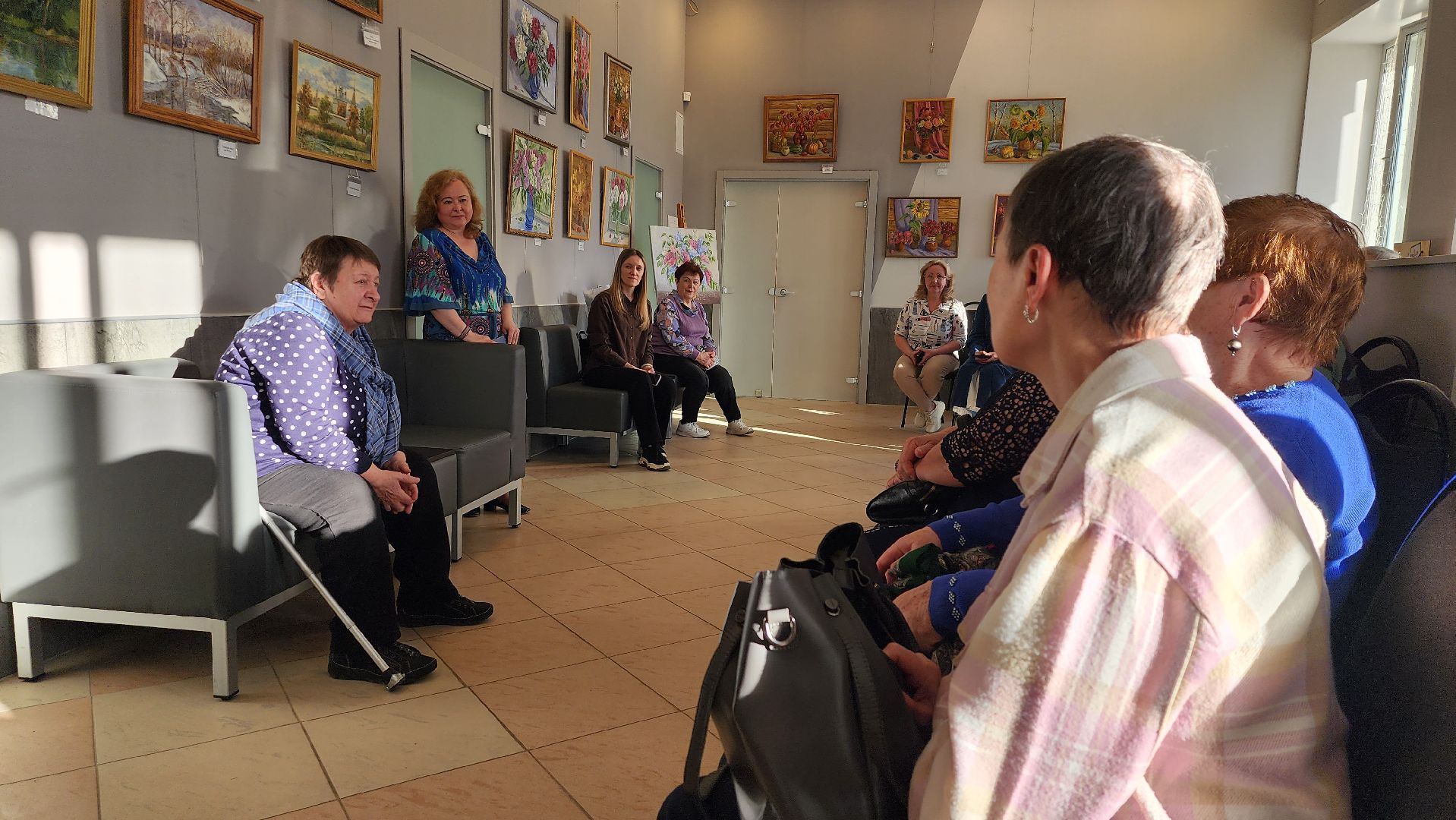 истра, культура, библиотека, вернисаж,