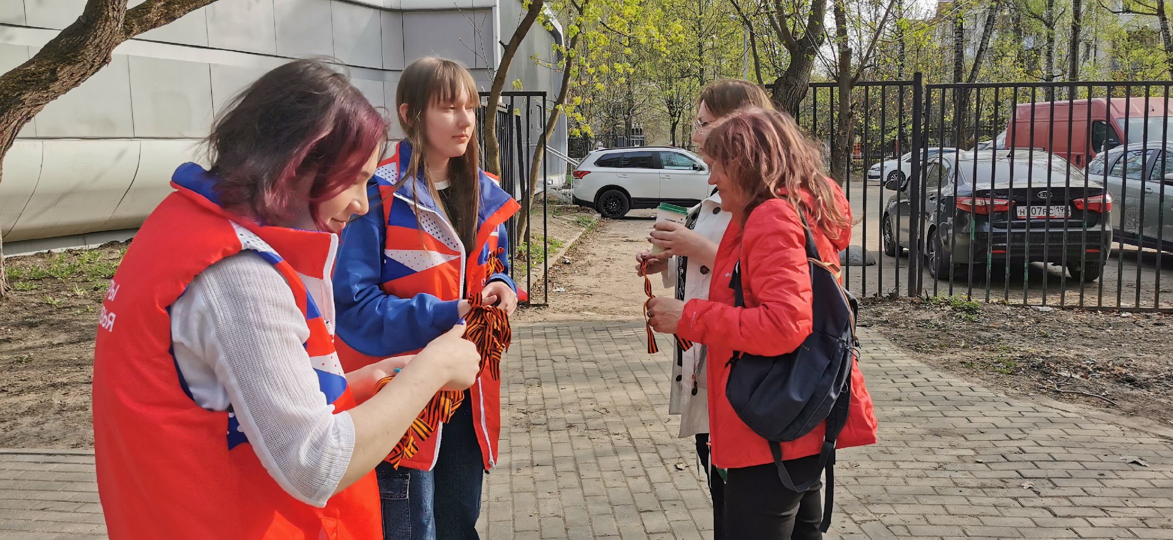волонтеры, 9 мая, День Победы, Георгиевская ленточка,