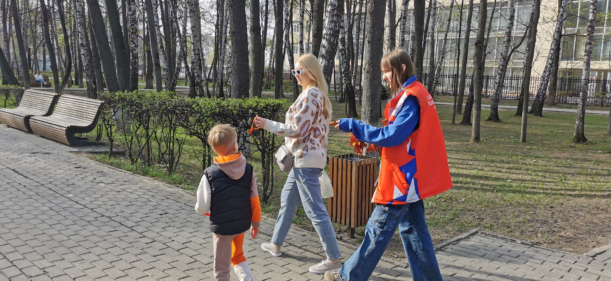 волонтеры, 9 мая, День Победы, Георгиевская ленточка,