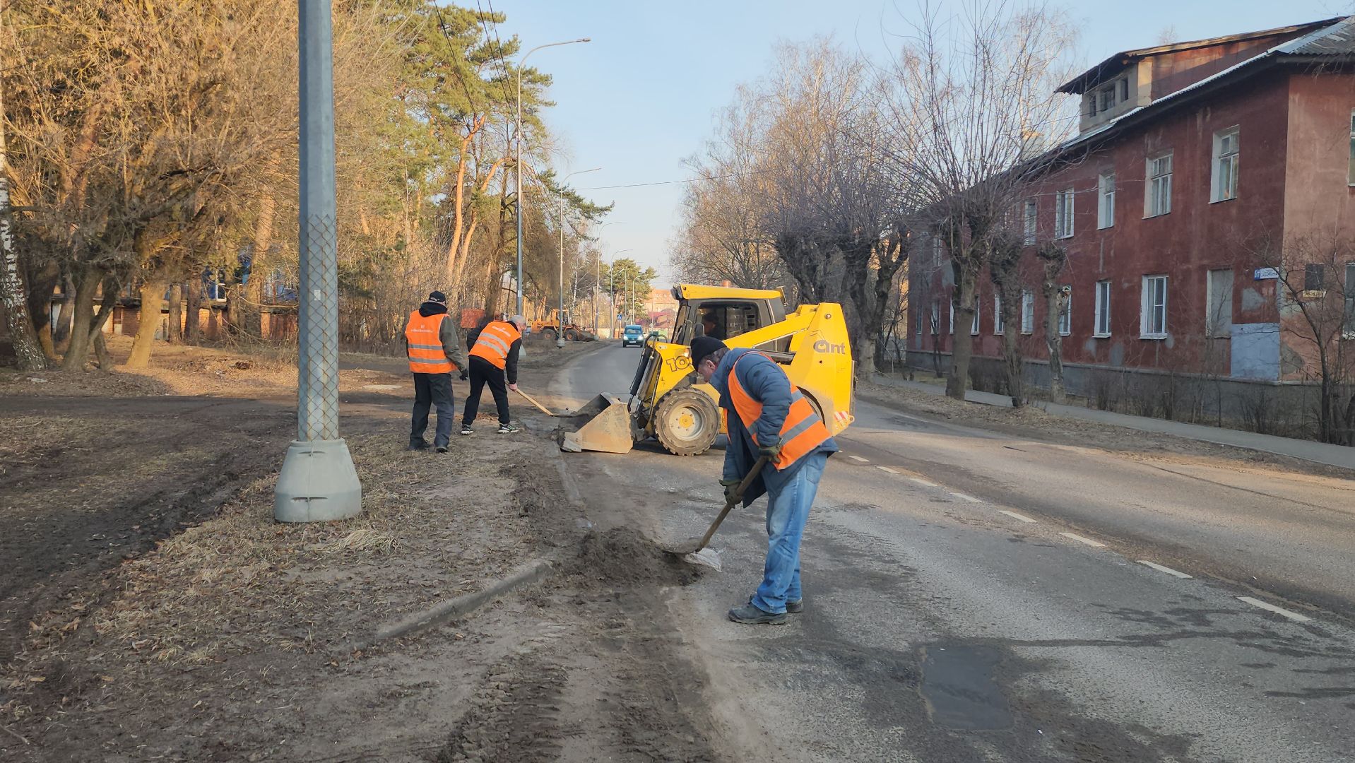 серпухов, уборка улицы Захаркина, комбинат благоустройства, вертикалки,